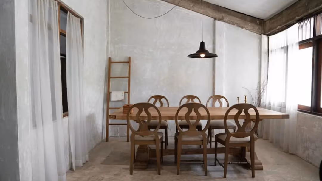 أرضية ميكروسيمنت في منطقة معيشة سكنية