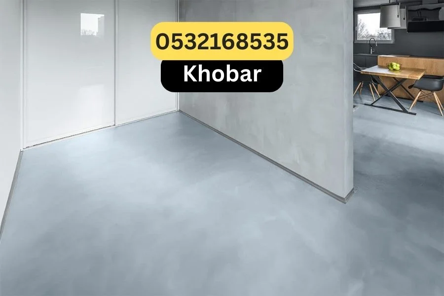 تطبيق الميكروسيمنت على جدار وحوض استحمام