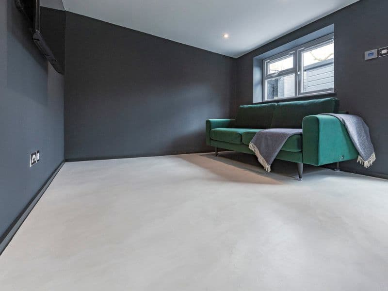 Modern Microcement Architectural Surface in Saudi Living Room - Minimalist Design
