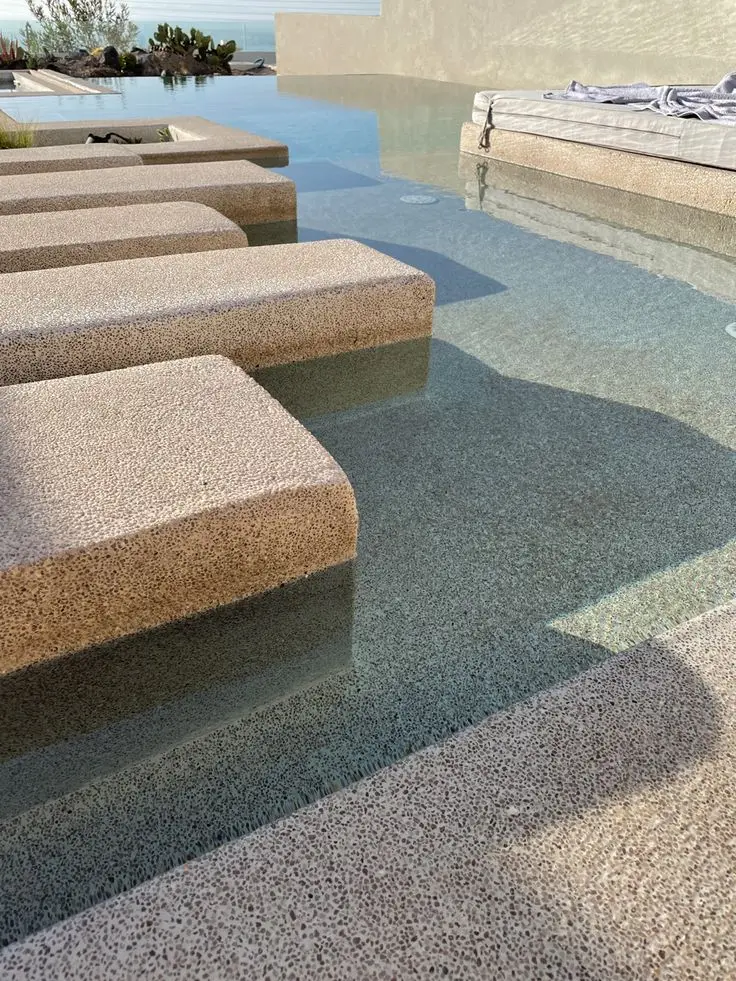 ممر حديقة من كوارتز بافير مع حواف حجر طبيعي